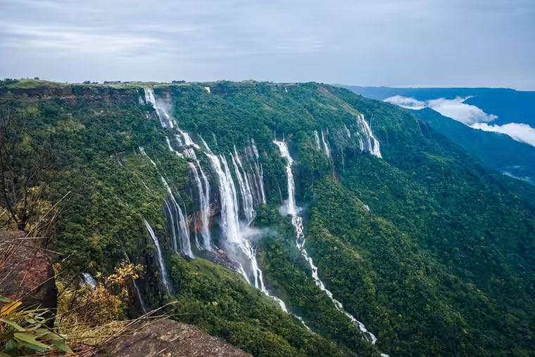 Best Guwahati Tourist Cab Agency for Assam Meghalaya Arunachal Pradesh Tour